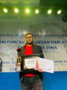 Read more about the article M. Igal Amir Raih Juara II Lomba Alih Aksara Naskah pada Festival Naskah dan Kebudayaan Bima