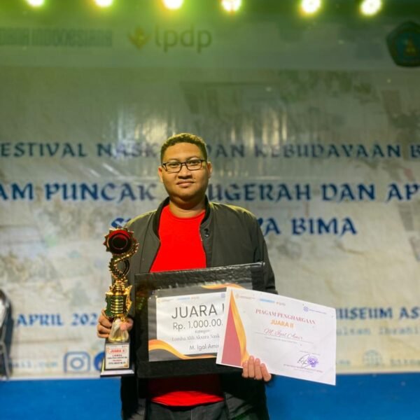 M. Igal Amir Raih Juara II Lomba Alih Aksara Naskah pada Festival Naskah dan Kebudayaan Bima