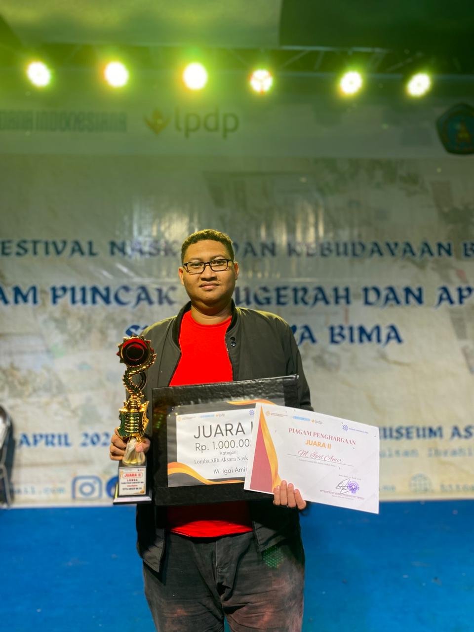 You are currently viewing M. Igal Amir Raih Juara II Lomba Alih Aksara Naskah pada Festival Naskah dan Kebudayaan Bima